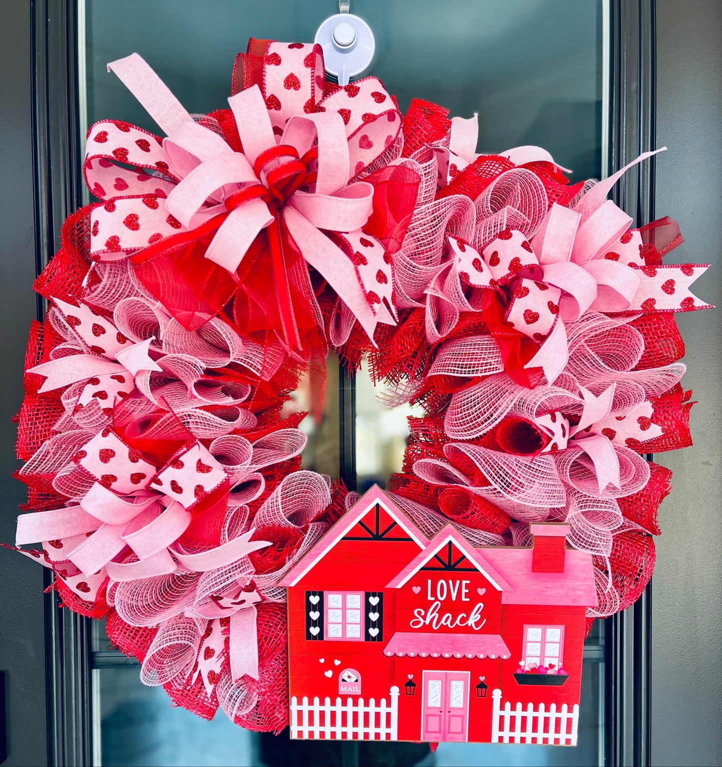 Valentine's Day "Love Shack" Wreath - Romantic Heart-Themed Décor
