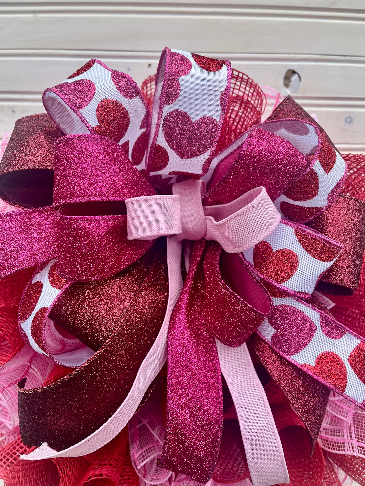Valentine’s Day Deco Mesh Wreath with Glitter Bow