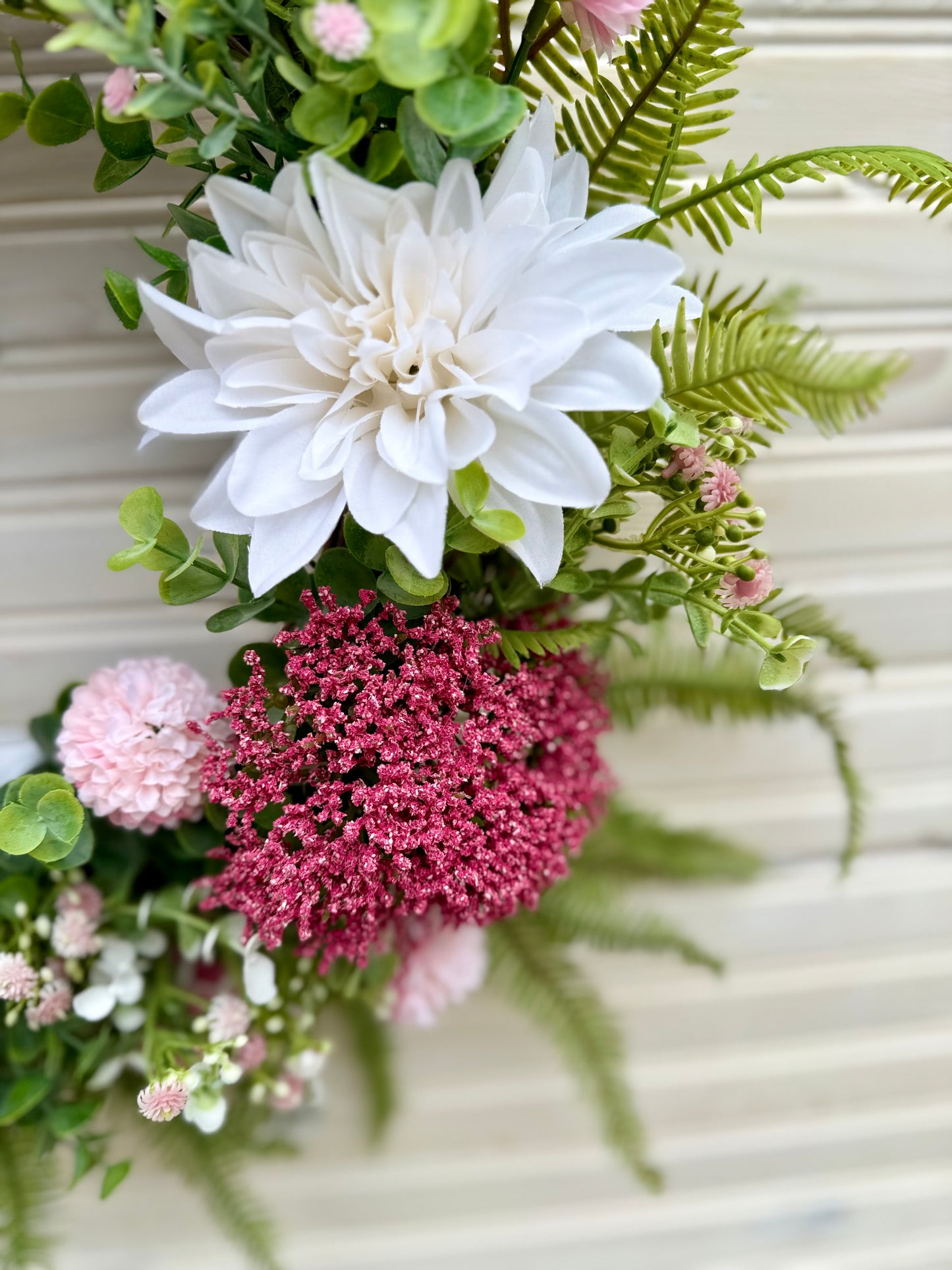 Elegant Pink & White Dahlia Grapevine Wreath – Spring & Summer Front Door Décor