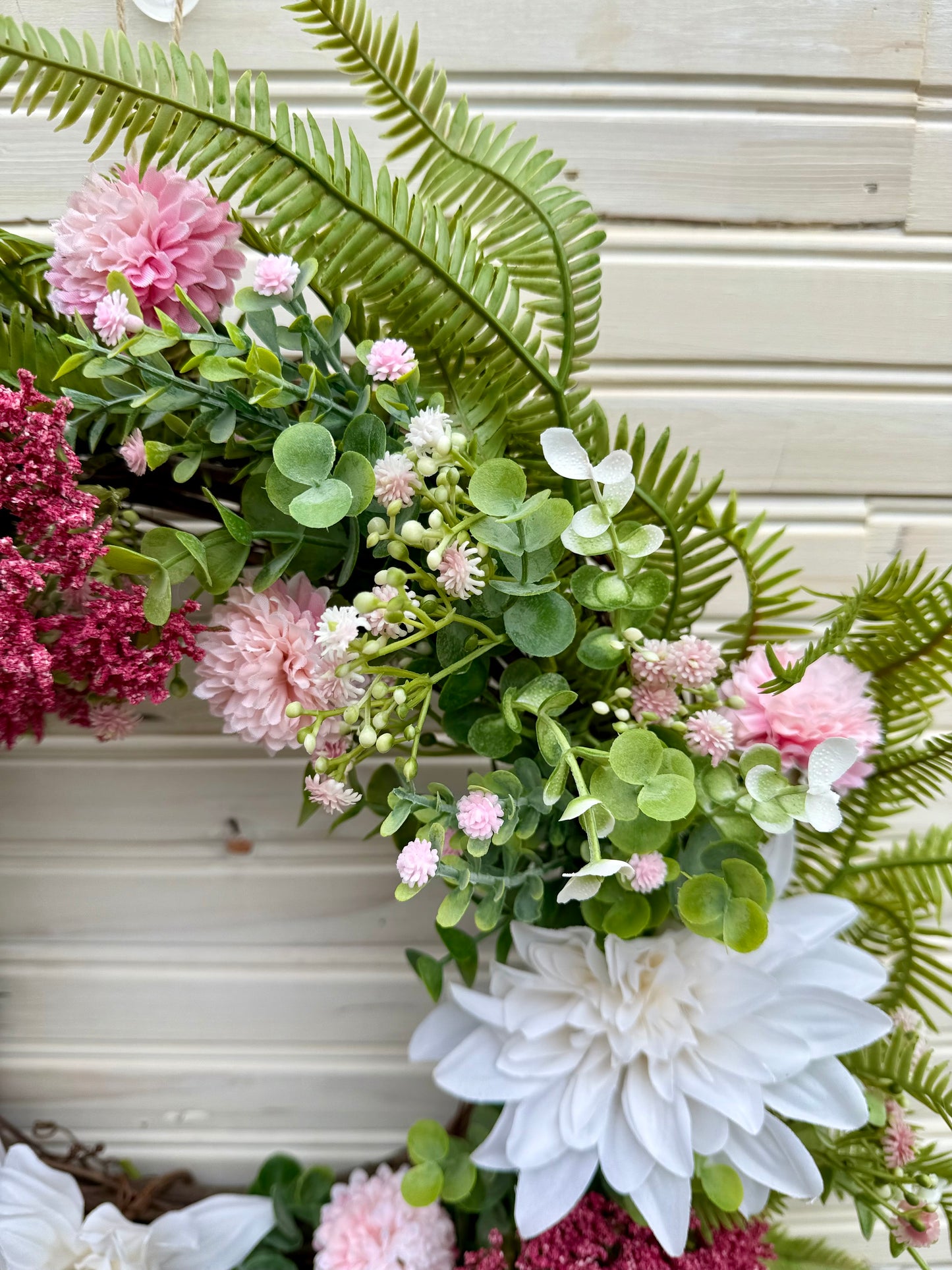 Elegant Pink & White Dahlia Grapevine Wreath – Spring & Summer Front Door Décor