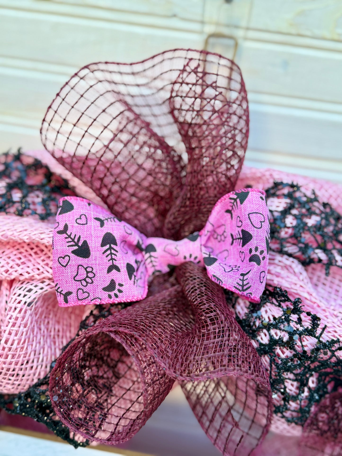 Pink & Burgundy Cat Lover Welcome Wreath – Handmade Mesh Door Decor