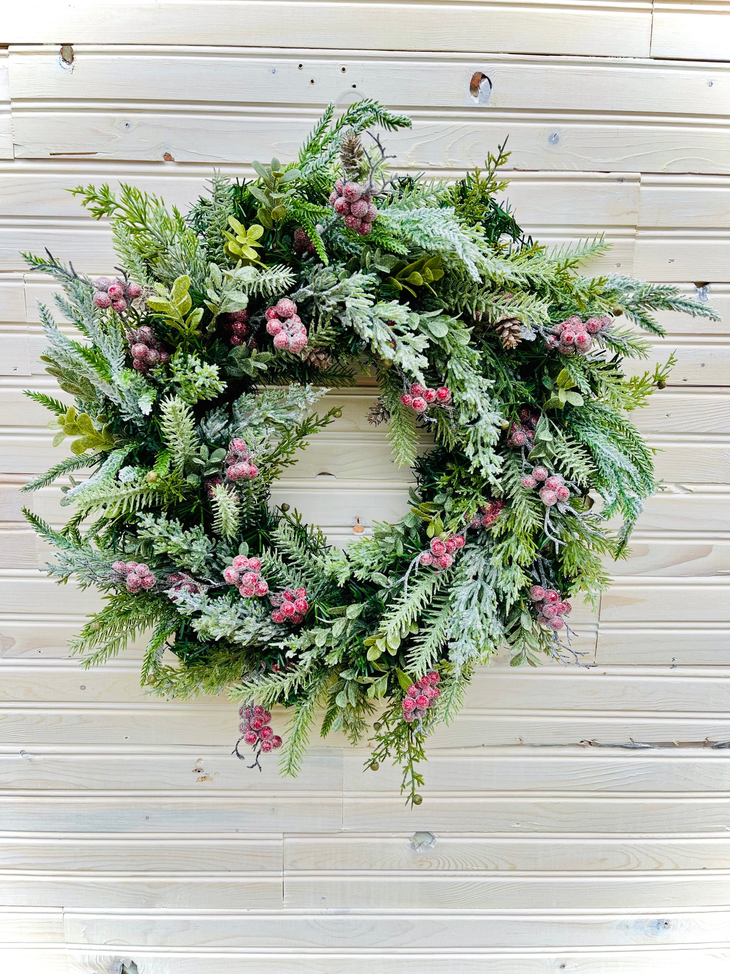 Frosted Winter Berry Christmas Wreath – Rustic Holiday Décor