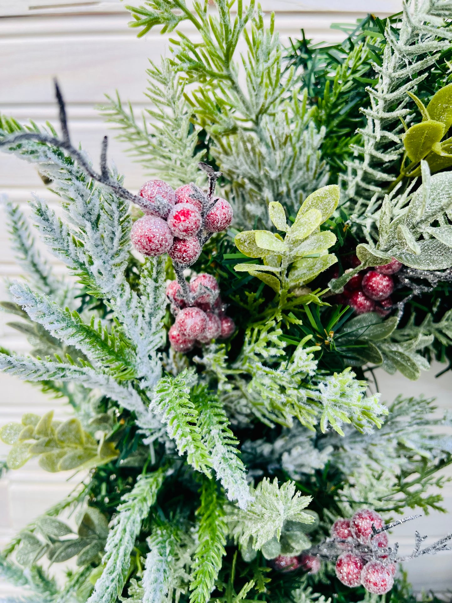 Frosted Winter Berry Christmas Wreath – Rustic Holiday Décor