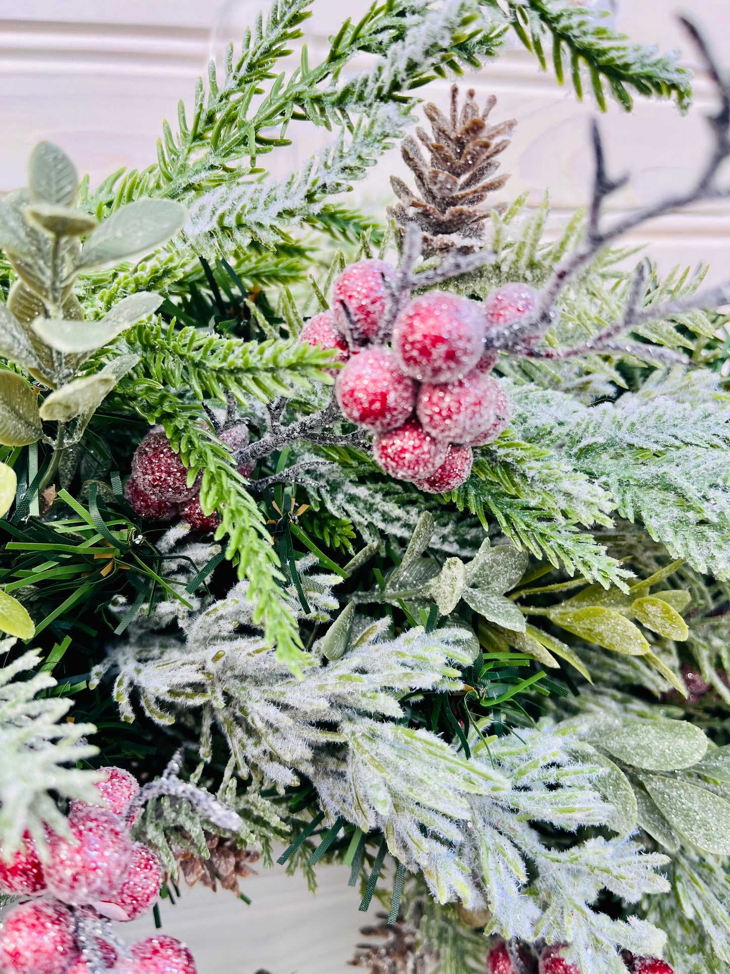 Frosted Winter Berry Christmas Wreath – Rustic Holiday Décor