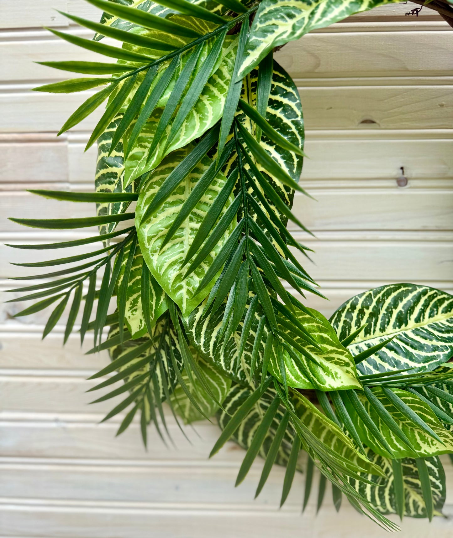 Tropical Green Zebra Palm Wreath – Lush Faux Foliage Door Décor