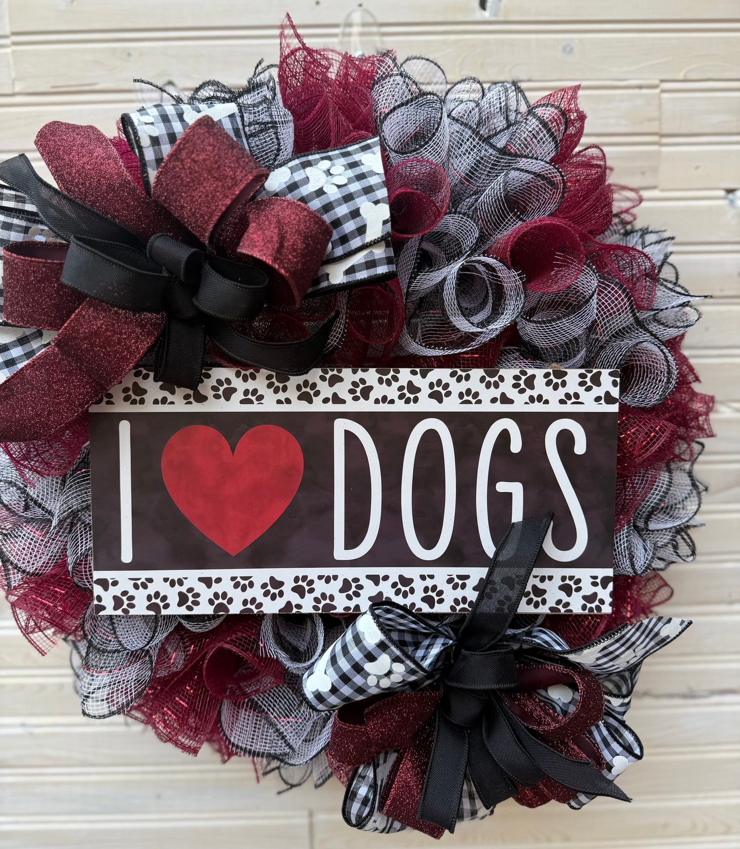 I Love Dogs Wreath – Mesh Dog Lover Door Décor